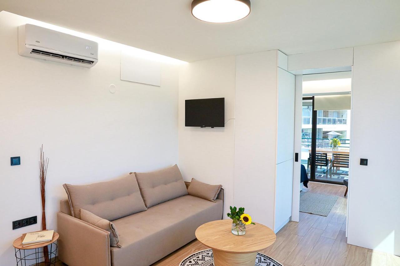 The First Key Luxury & Small Apartment In The Center Of Xanthi Exteriör bild