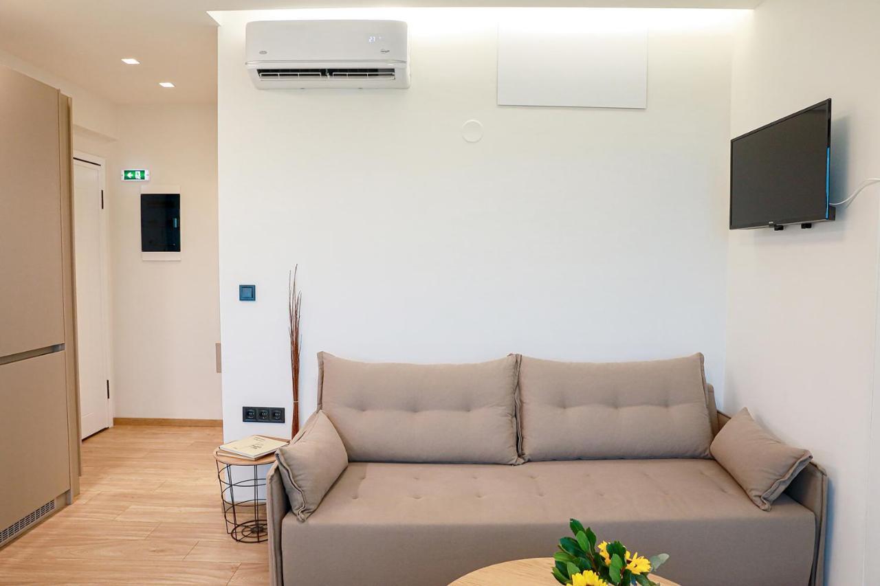 The First Key Luxury & Small Apartment In The Center Of Xanthi Exteriör bild